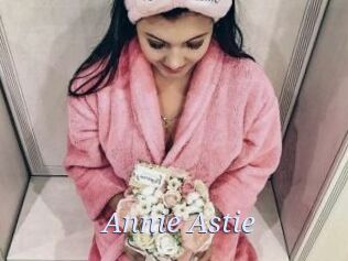 Annie_Astie