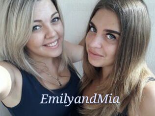 EmilyandMia 777 Erotik Chat