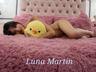 Luna_Martin