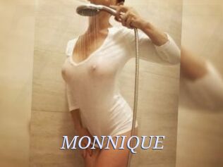 MONNIQUE_