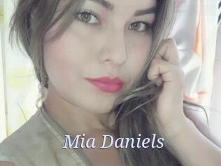 Mia_Daniels