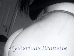 Mysterious_Brunette