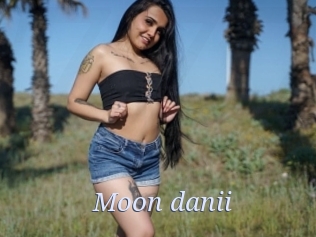 Moon_danii